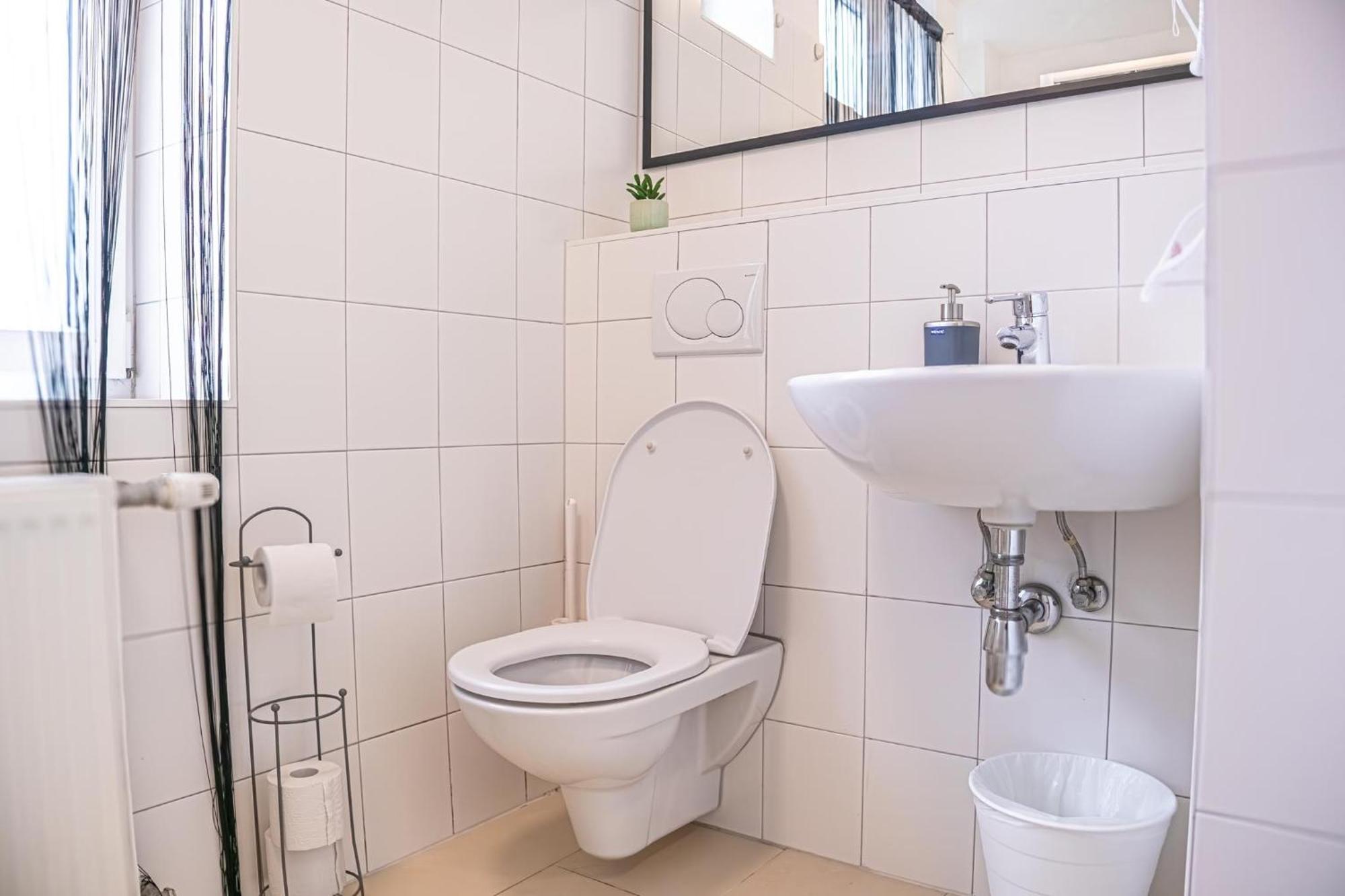 Comfortable 2Br Apt.-Near Wiener Stadthalle Luaran gambar